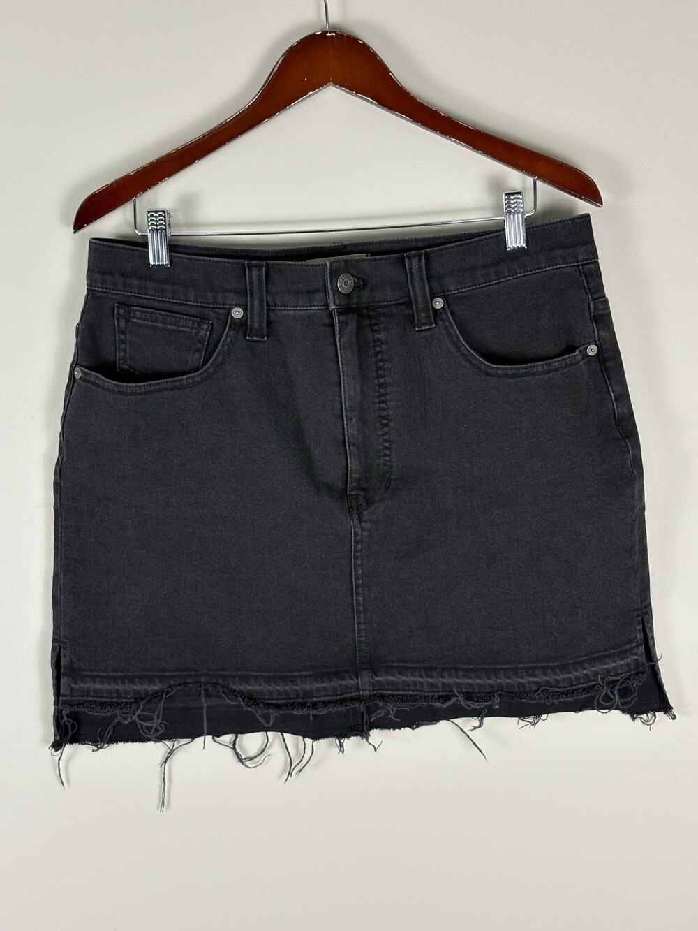Madewell Black Denim Skirt Frayed Hem Streetwear Jean Classic Women's Size 31